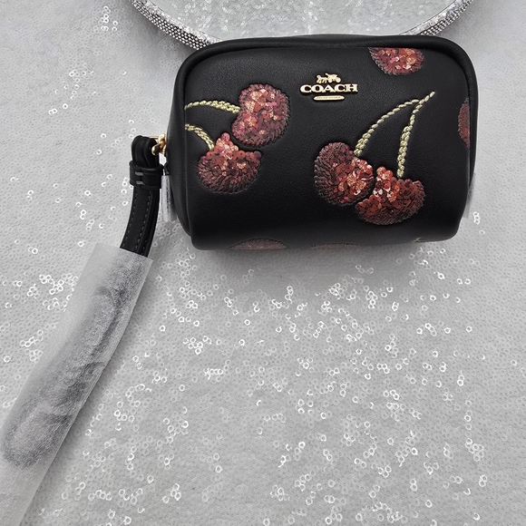 Coach Pouch Wristlet Black Smooth Leather With Cherry Print Zip Closure - Picture 9 of 16